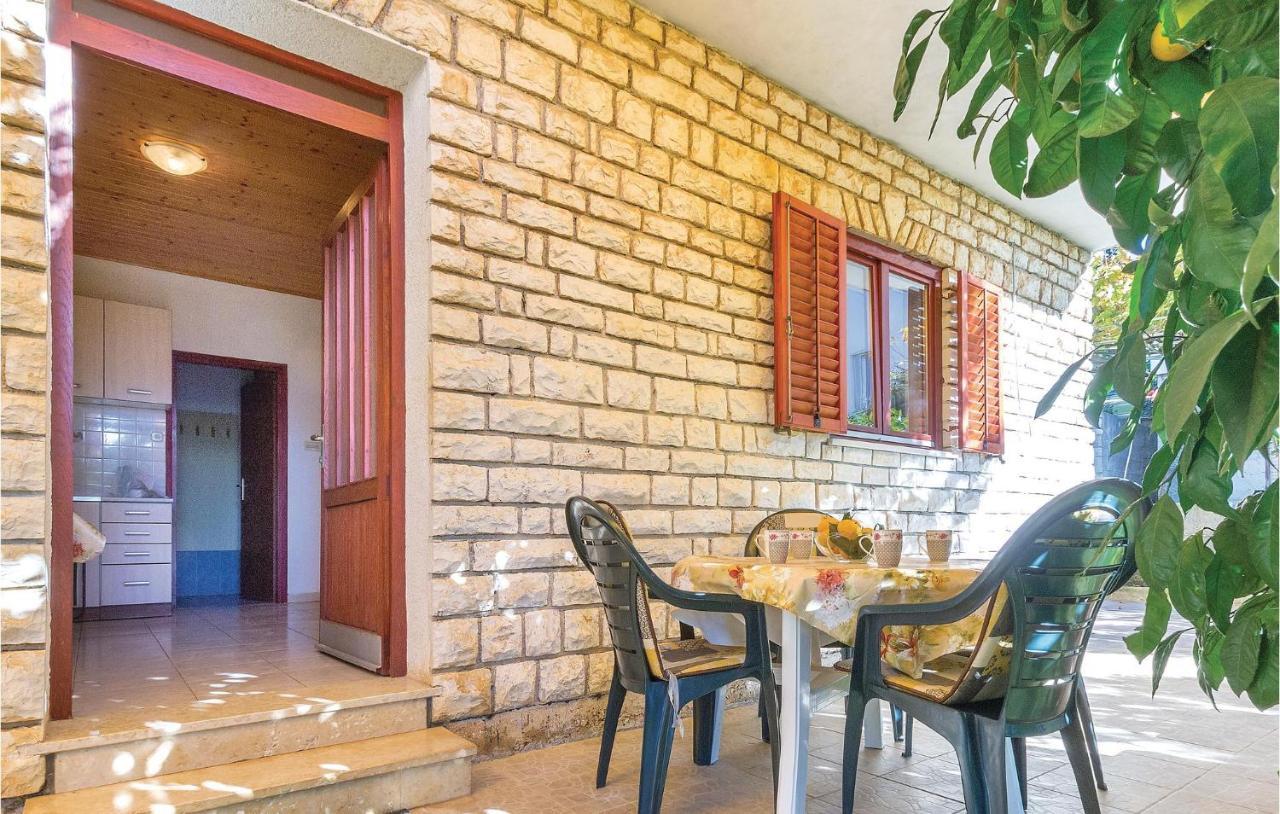 Awesome Apartment In Pula With Wifi Eksteriør billede